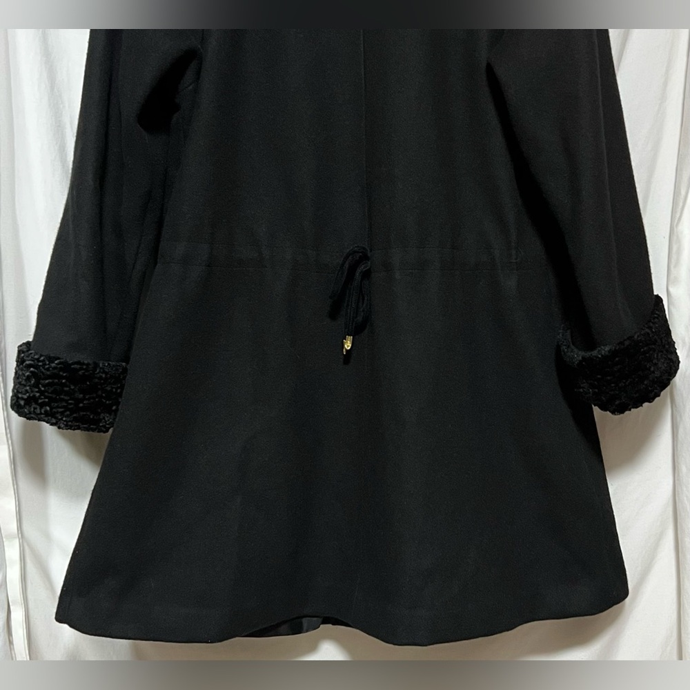 VINTAGE Karizma Long Black Wool Coat Cape Faux Fur Trim Gold Button Classic 70’s - Picture 11 of 16